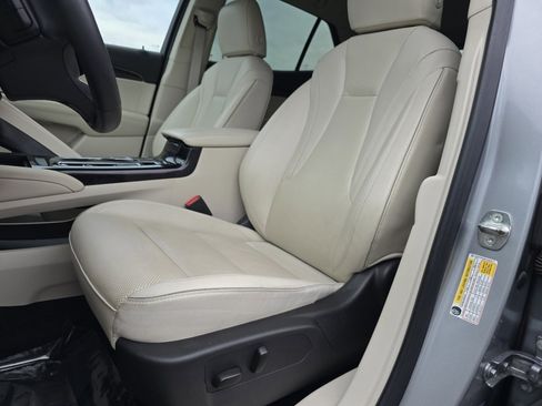 Used 2023 Buick Envision Essence image 23