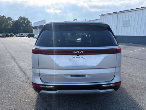 Used 2022 Kia Carnival LX FWD image 7