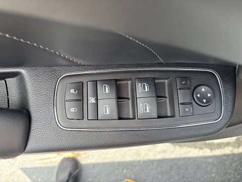 Used 2022 Dodge Charger SXT w/ Plus Group RWD image 27