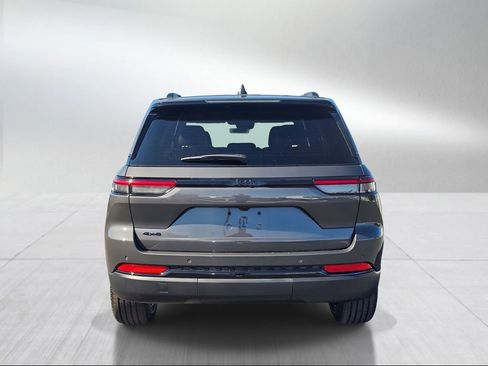 New 2025 Jeep Grand Cherokee Altitude AWD/4WD image 5