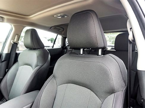 Used 2024 Subaru Crosstrek 2.0i Premium image 13