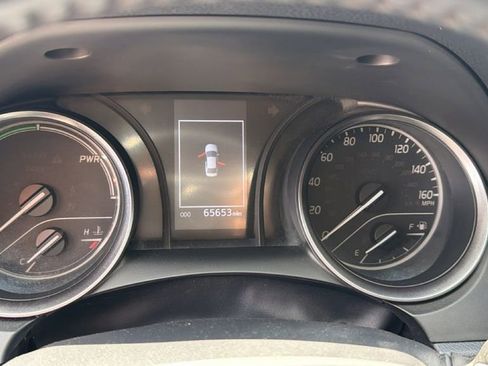 Used 2021 Toyota Camry SE image 16