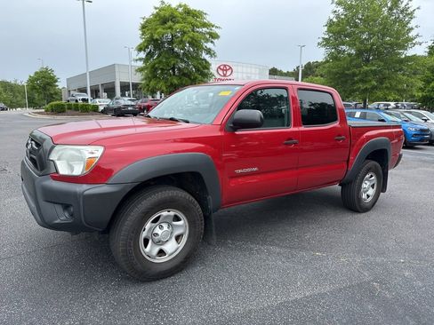 Used 2014 Toyota Tacoma PreRunner w/ Convenience Package RWD image 2