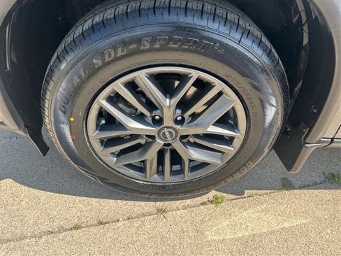 Used 2023 Nissan Rogue S image 22