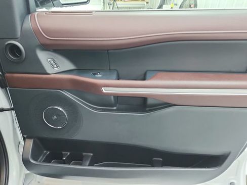 Used 2024 Ford Expedition Limited RWD image 40