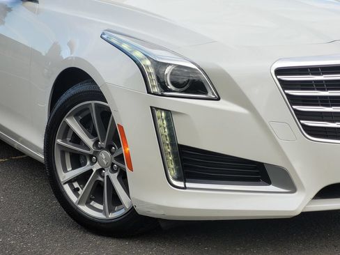 Used 2018 Cadillac CTS Luxury RWD image 4