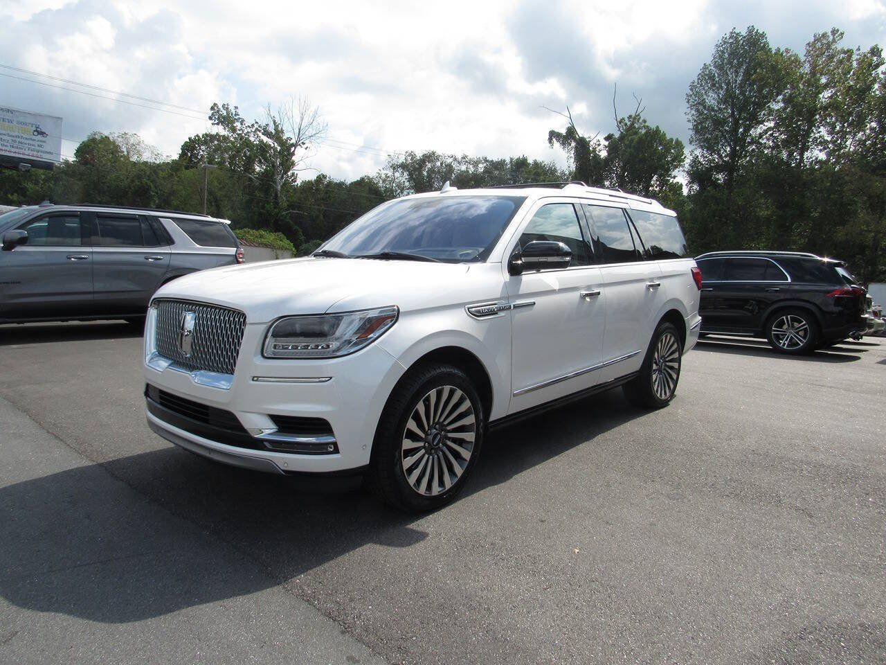 Used 2019 Lincoln Navigator Reserve w/ Cargo Package AWD/4WD image 8