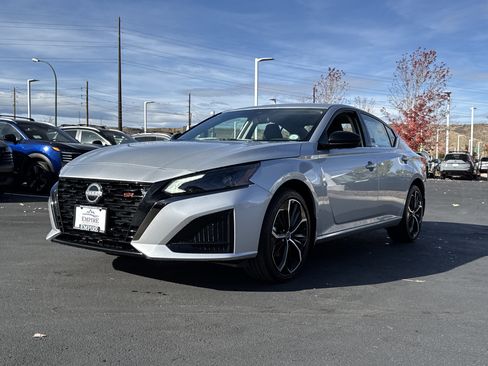 New 2025 Nissan Altima 2.5 SR image 4