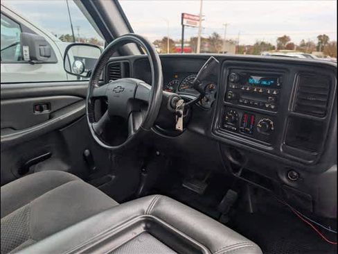 Used 2006 Chevrolet Silverado 1500 W/T image 18