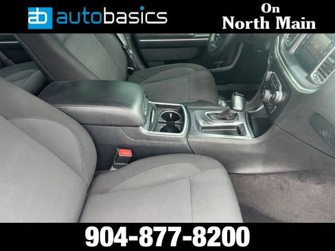 Used 2015 Dodge Charger SE w/ Power Sunroof Group RWD image 12