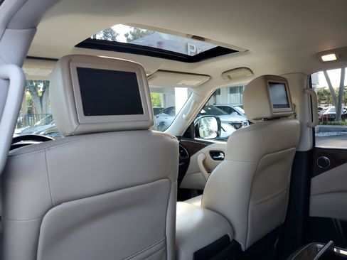 Used 2020 Nissan Armada Platinum w/ Captain's Chairs Package image 10