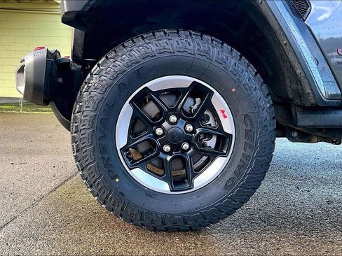Used 2018 Jeep Wrangler Unlimited Rubicon AWD/4WD image 12