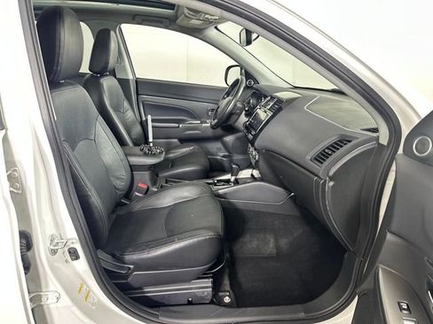 Used 2018 Mitsubishi Outlander Sport SEL image 28