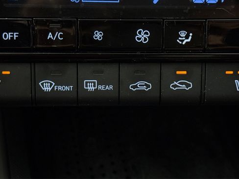 Used 2021 Hyundai Elantra SEL w/ Convenience + Premium Package FWD image 44