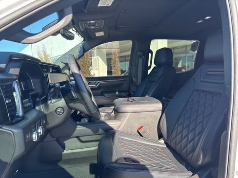 Used 2024 GMC Sierra 1500 AT4 w/ Technology Package image 11