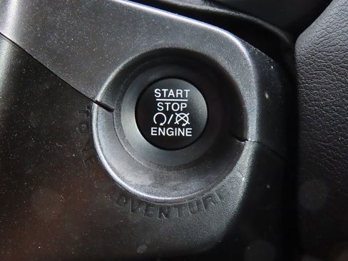 Used 2019 Jeep Renegade Sport w/ Sport Appearance Group image 32