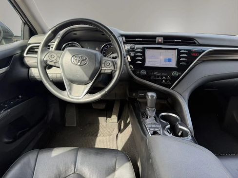 Used 2018 Toyota Camry XLE FWD image 19