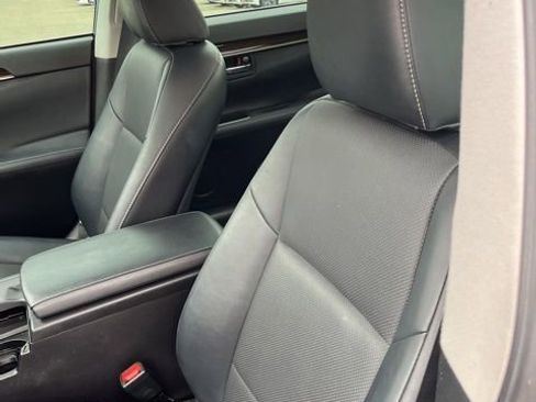 Used 2017 Lexus ES 350 w/ Navigation System Package image 11