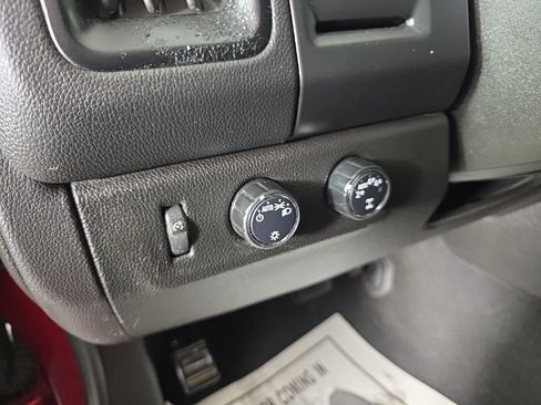 Used 2021 Chevrolet Colorado LT image 14
