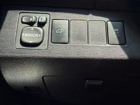 Used 2014 Toyota Venza XLE w/ XLE Premium Package FWD image 28