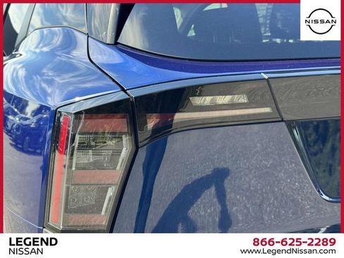 Used 2025 Nissan Kicks SV AWD/4WD image 11