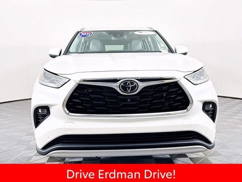 Certified 2021 Toyota Highlander Platinum AWD/4WD image 2