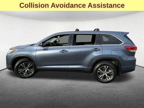 Certified 2019 Toyota Highlander LE image 7