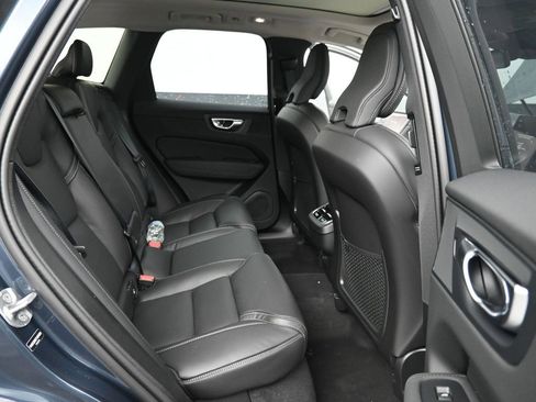 New 2026 Volvo XC60 B5 Ultra w/ Climate Package AWD/4WD image 17