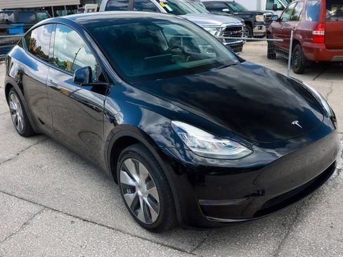 Used 2021 Tesla Model Y 2WD image 9