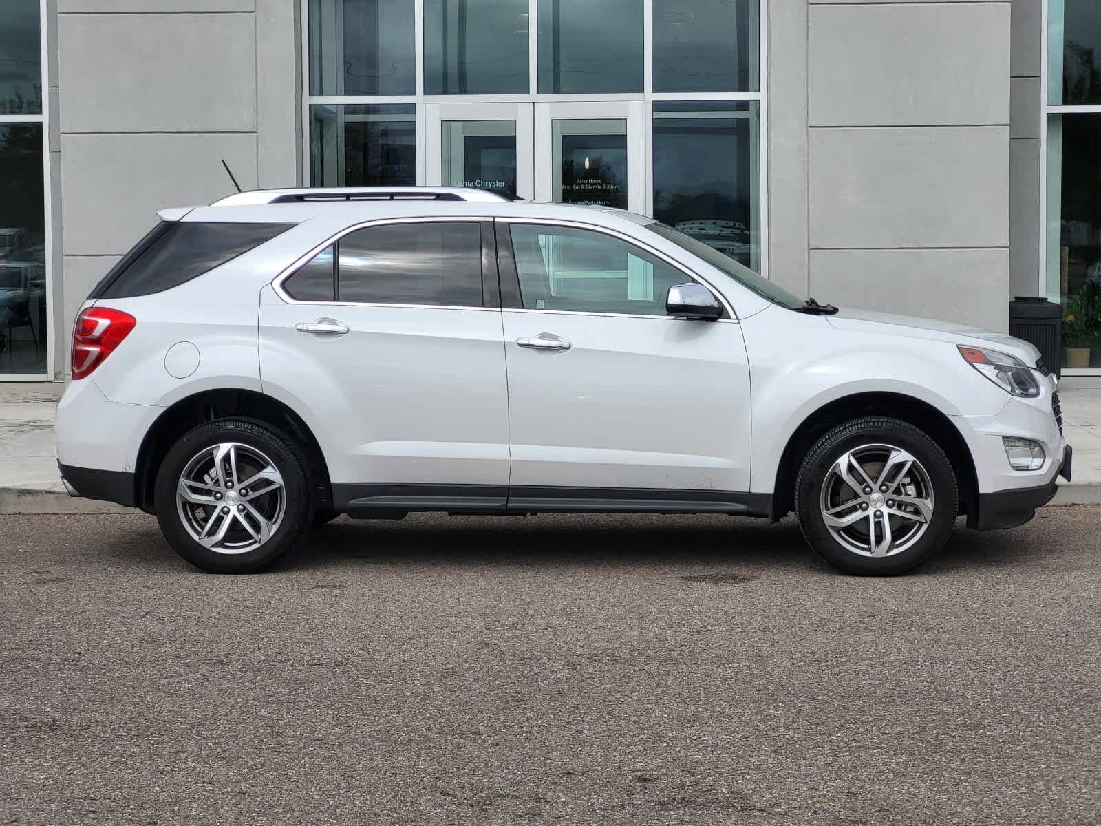 Used 2017 Chevrolet Equinox Premier w/ Enhanced Convenience Package AWD/4WD image 4