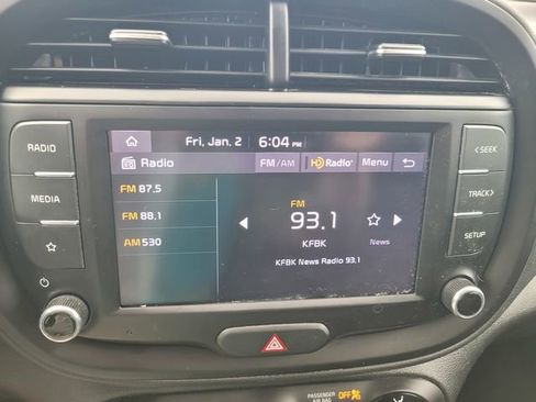 Used 2022 Kia Soul LX image 22