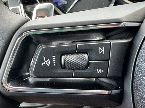 New 2025 Porsche Macan image 25