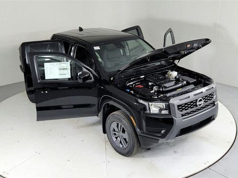 Certified 2025 Nissan Frontier SV image 45