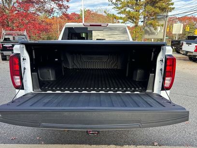 New 2024 GMC Sierra 1500 SLE w/ Preferred Package