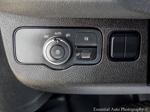 Used 2019 Mercedes-Benz Sprinter 144 image 18