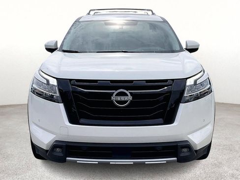Used 2023 Nissan Pathfinder Platinum image 5