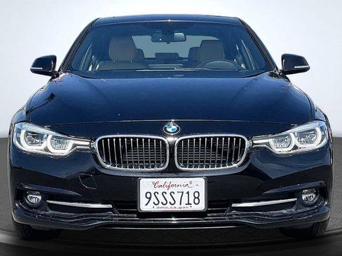 Used 2018 BMW 330e w/ Convenience Package RWD image 3
