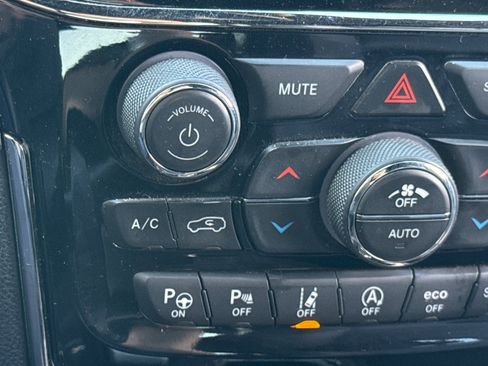 Used 2020 Jeep Grand Cherokee Limited X image 28