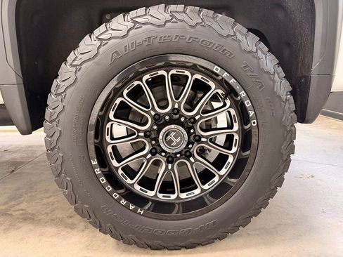 Used 2023 GMC Sierra 2500 AT4 w/ AT4 Premium Plus Package AWD/4WD image 15
