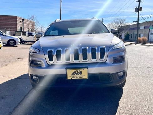 Used 2016 Jeep Cherokee Latitude w/ Comfort/Convenience Group image 8