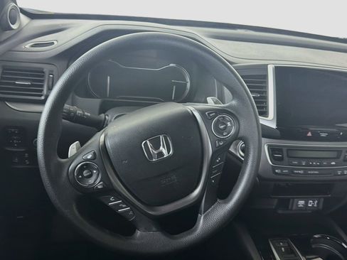 Used 2020 Honda Ridgeline Sport image 17