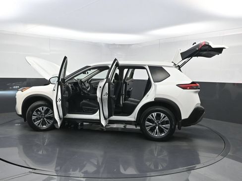 Used 2023 Nissan Rogue SV FWD image 34