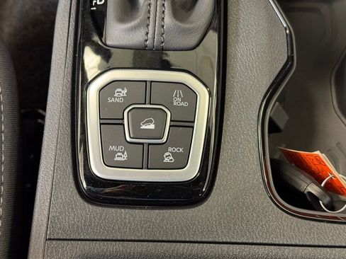New 2026 Nissan Frontier SV AWD/4WD image 38