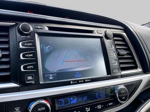 Used 2017 Toyota Highlander Limited Platinum w/ Carpet Mat Package AWD/4WD image 27