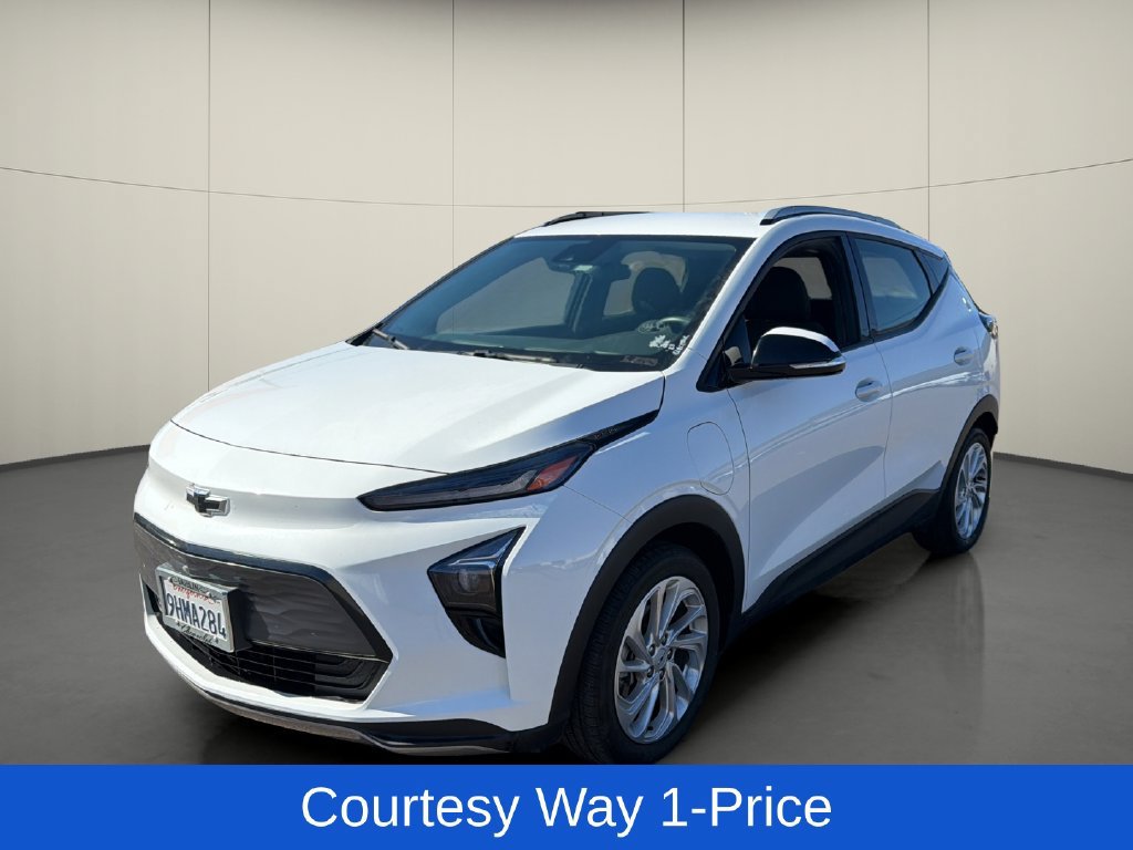 Used 2023 Chevrolet Bolt EUV LT w/ Driver Confidence Package FWD image 4