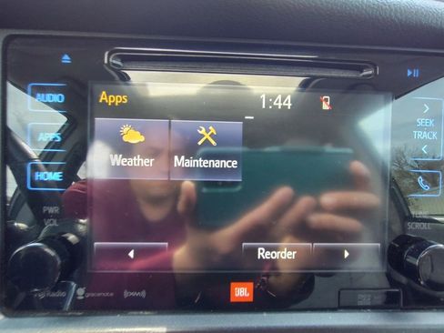 Used 2017 Toyota Sienna Limited Premium image 28