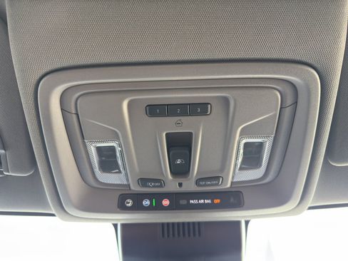 Used 2023 Chevrolet Silverado 1500 LTZ w/ Technology Package AWD/4WD image 17