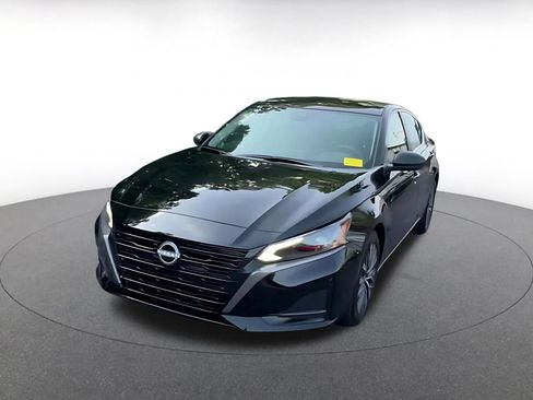 Used 2026 Nissan Altima 2.5 SV FWD image 7