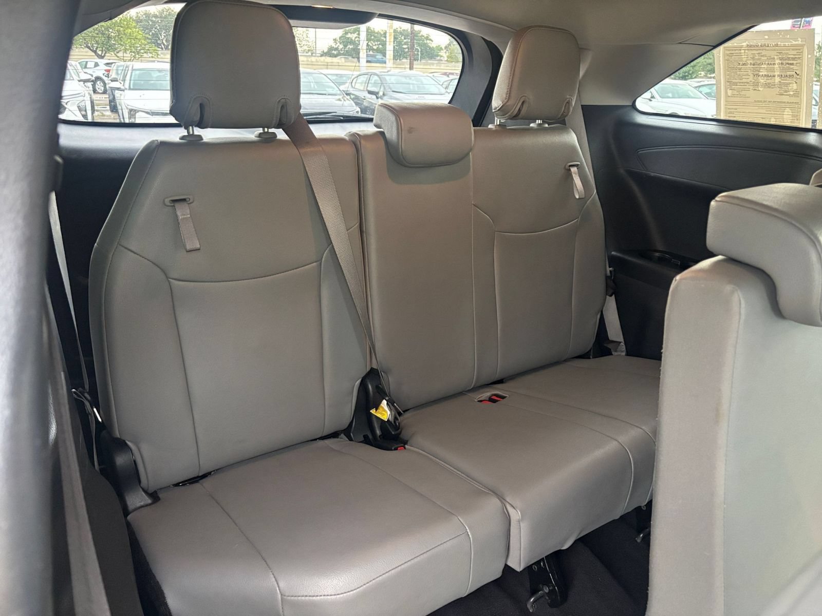 Used 2025 Toyota Sienna XLE FWD image 30