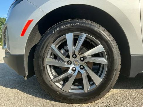 Used 2022 Chevrolet Equinox LT AWD/4WD image 14